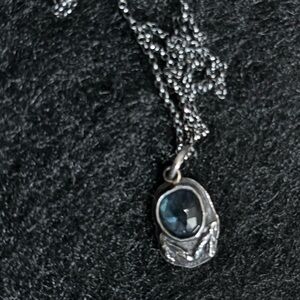 Elegant Silver Necklace with Blue Gemstone